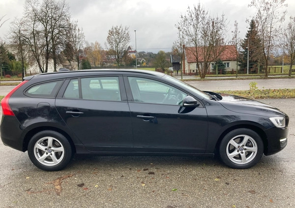 Volvo V60 cena 43900 przebieg: 236277, rok produkcji 2015 z Częstochowa małe 154